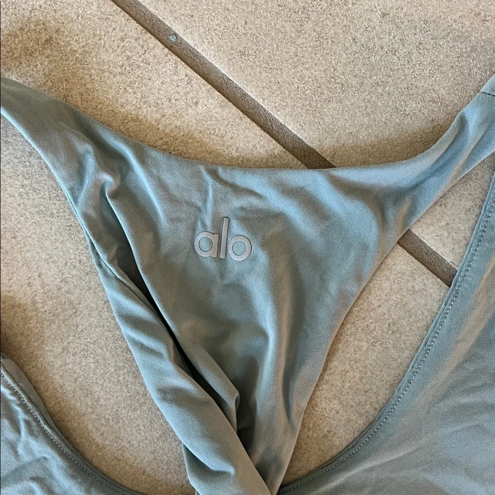Alo don’t get it twisted tank in limestone green medium
